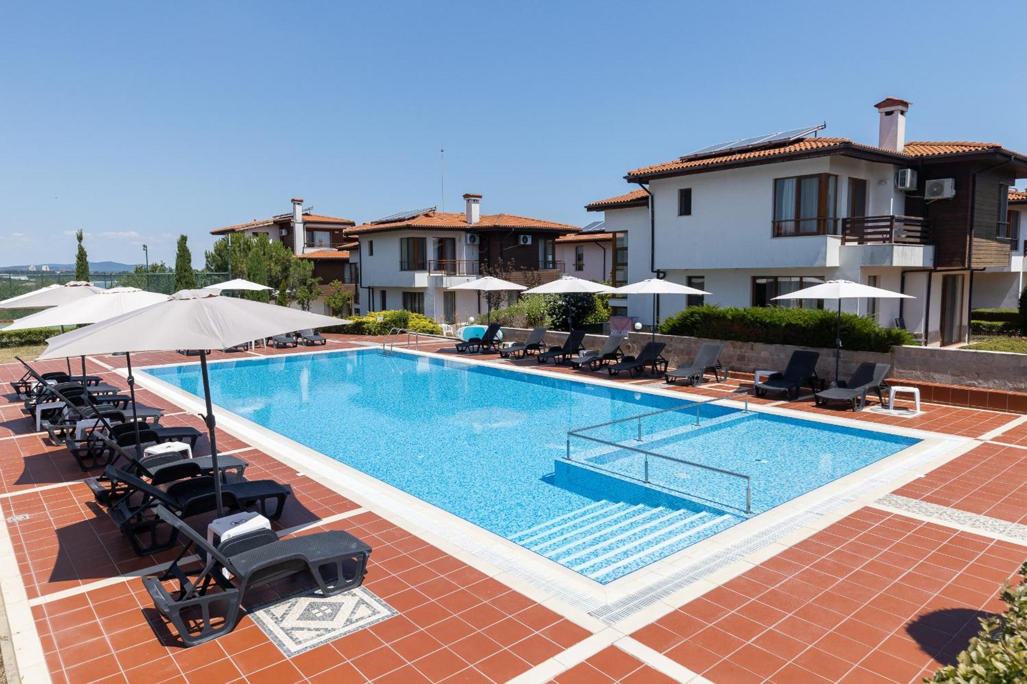 Villas In Complex Trakiyskiy Bryag ロゼネッツ エクステリア 写真