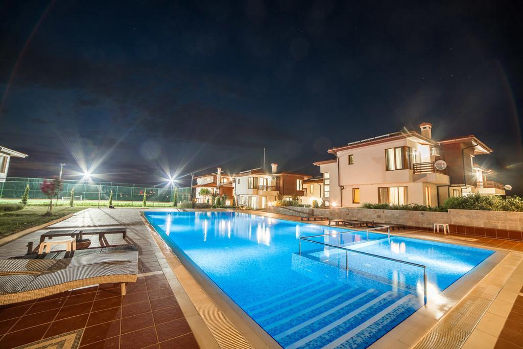 Villas In Complex Trakiyskiy Bryag ロゼネッツ エクステリア 写真
