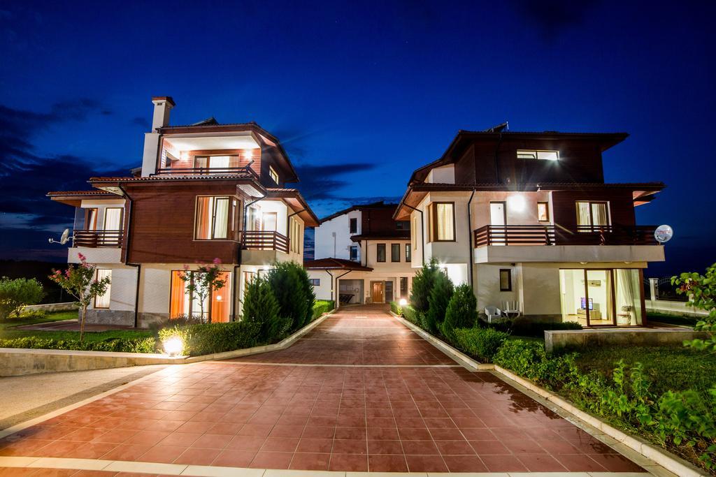 Villas In Complex Trakiyskiy Bryag ロゼネッツ エクステリア 写真