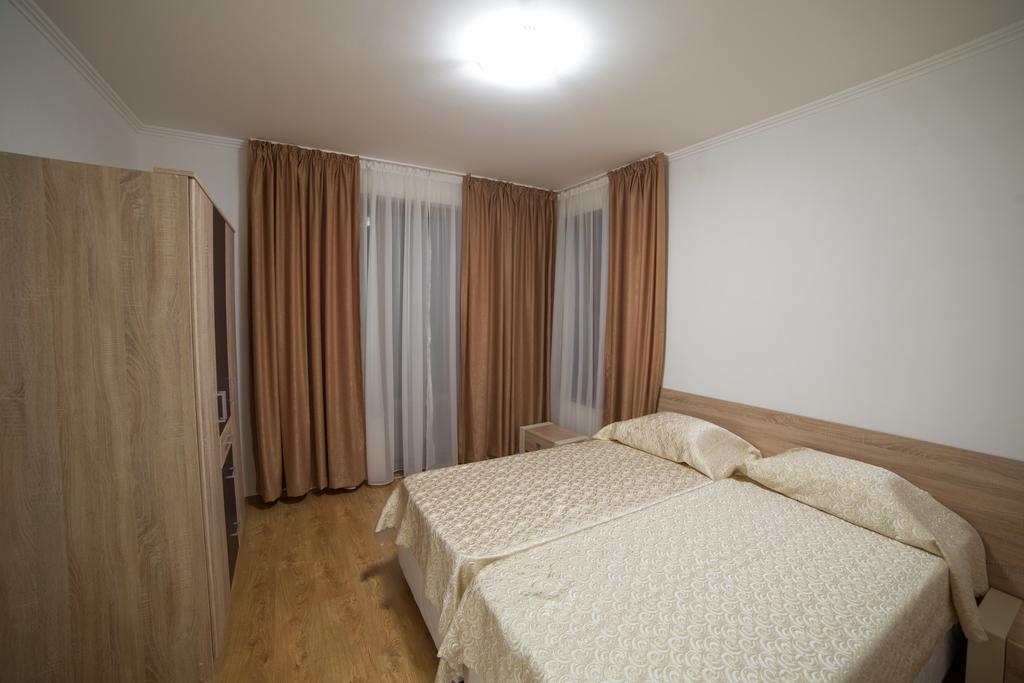 Villas In Complex Trakiyskiy Bryag ロゼネッツ エクステリア 写真