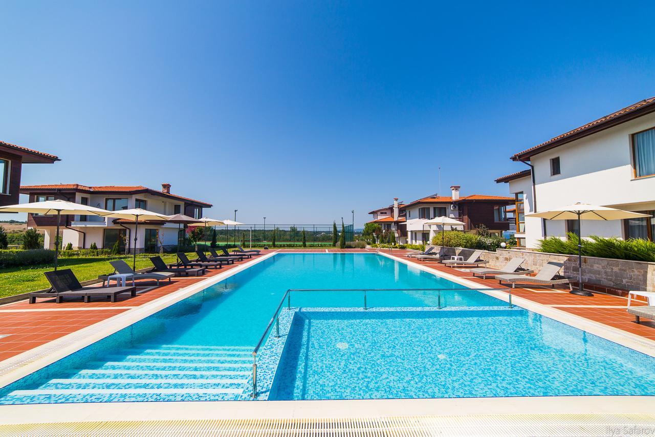 Villas In Complex Trakiyskiy Bryag ロゼネッツ エクステリア 写真