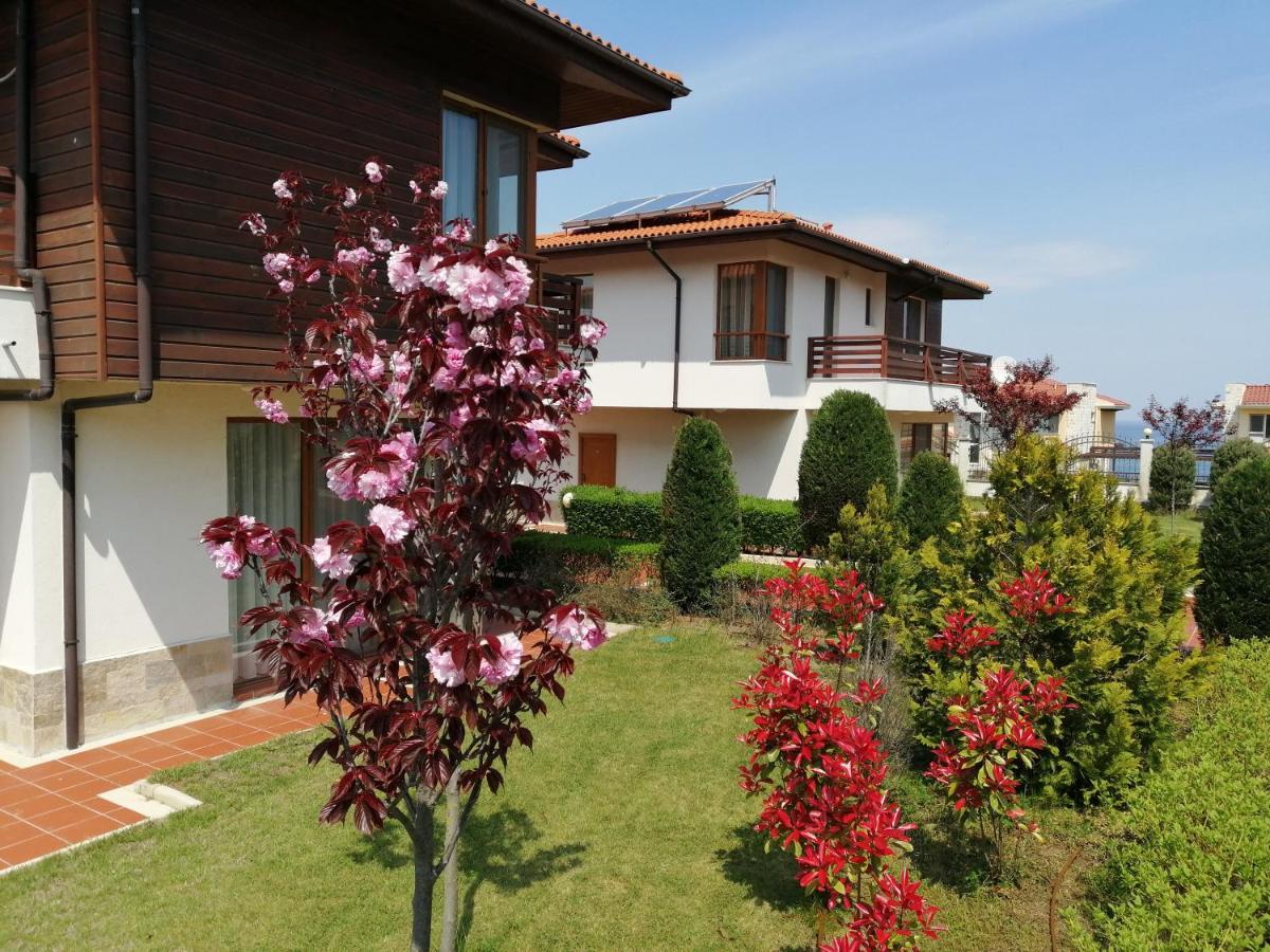 Villas In Complex Trakiyskiy Bryag ロゼネッツ エクステリア 写真