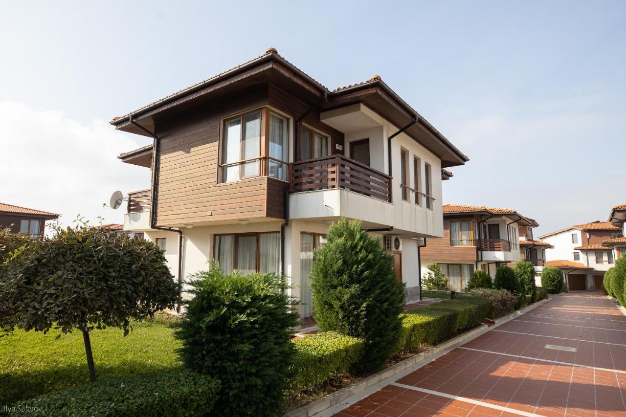 Villas In Complex Trakiyskiy Bryag ロゼネッツ エクステリア 写真