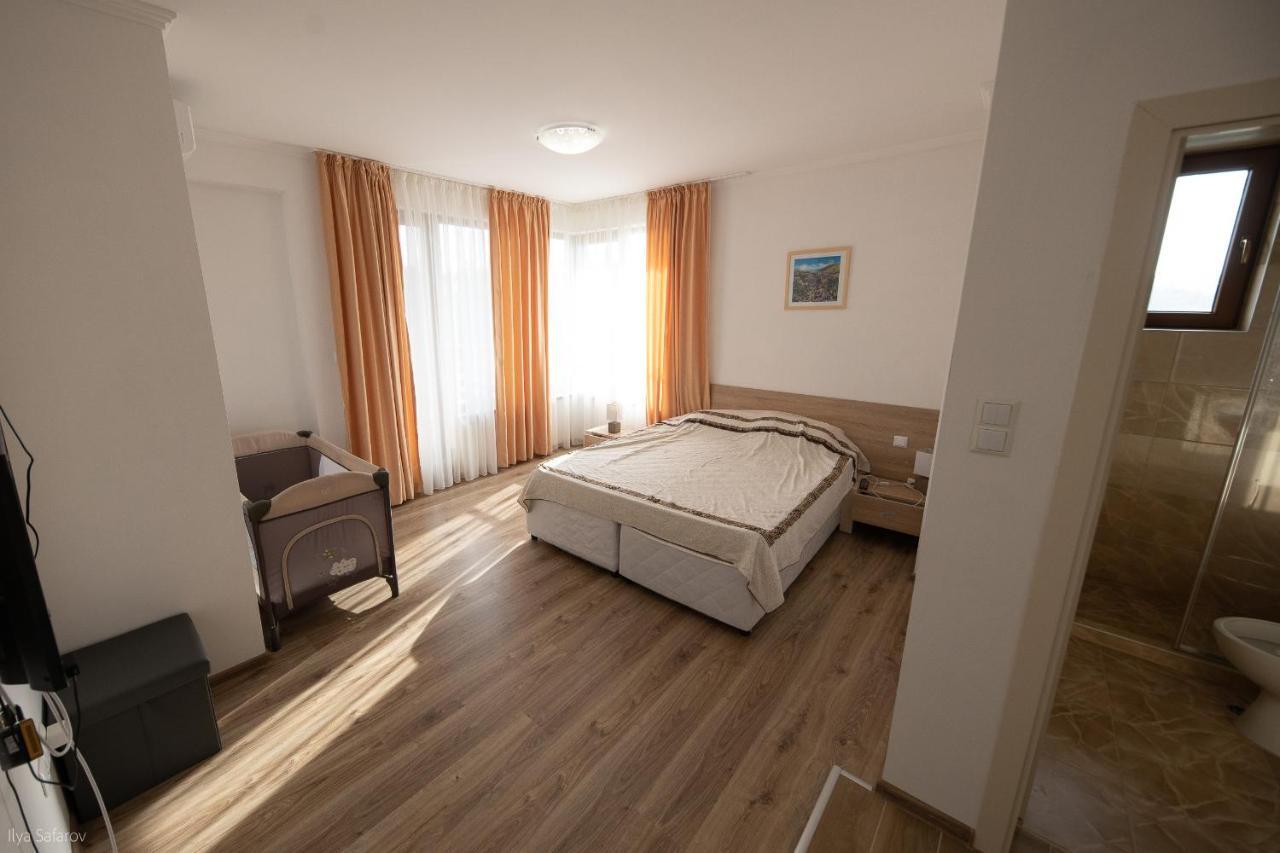 Villas In Complex Trakiyskiy Bryag ロゼネッツ エクステリア 写真