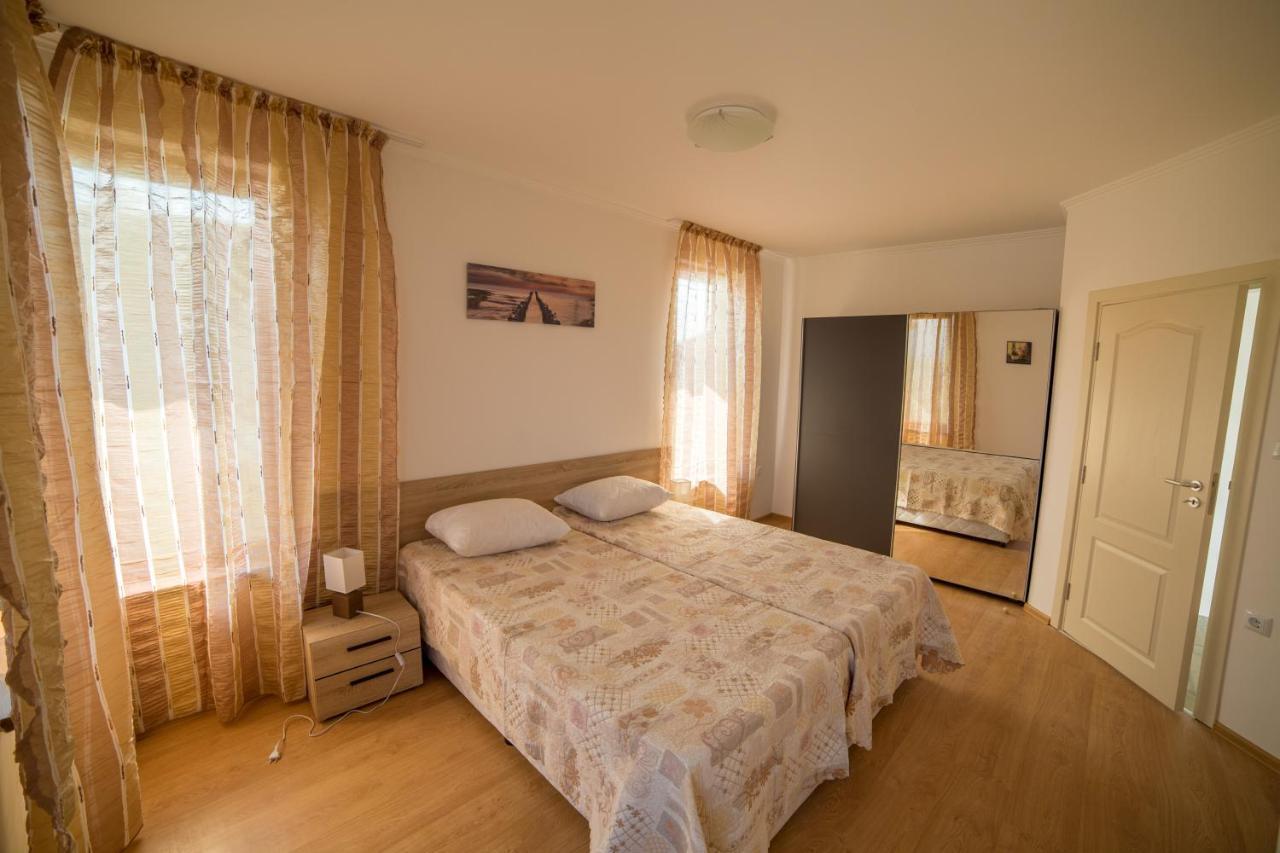 Villas In Complex Trakiyskiy Bryag ロゼネッツ エクステリア 写真