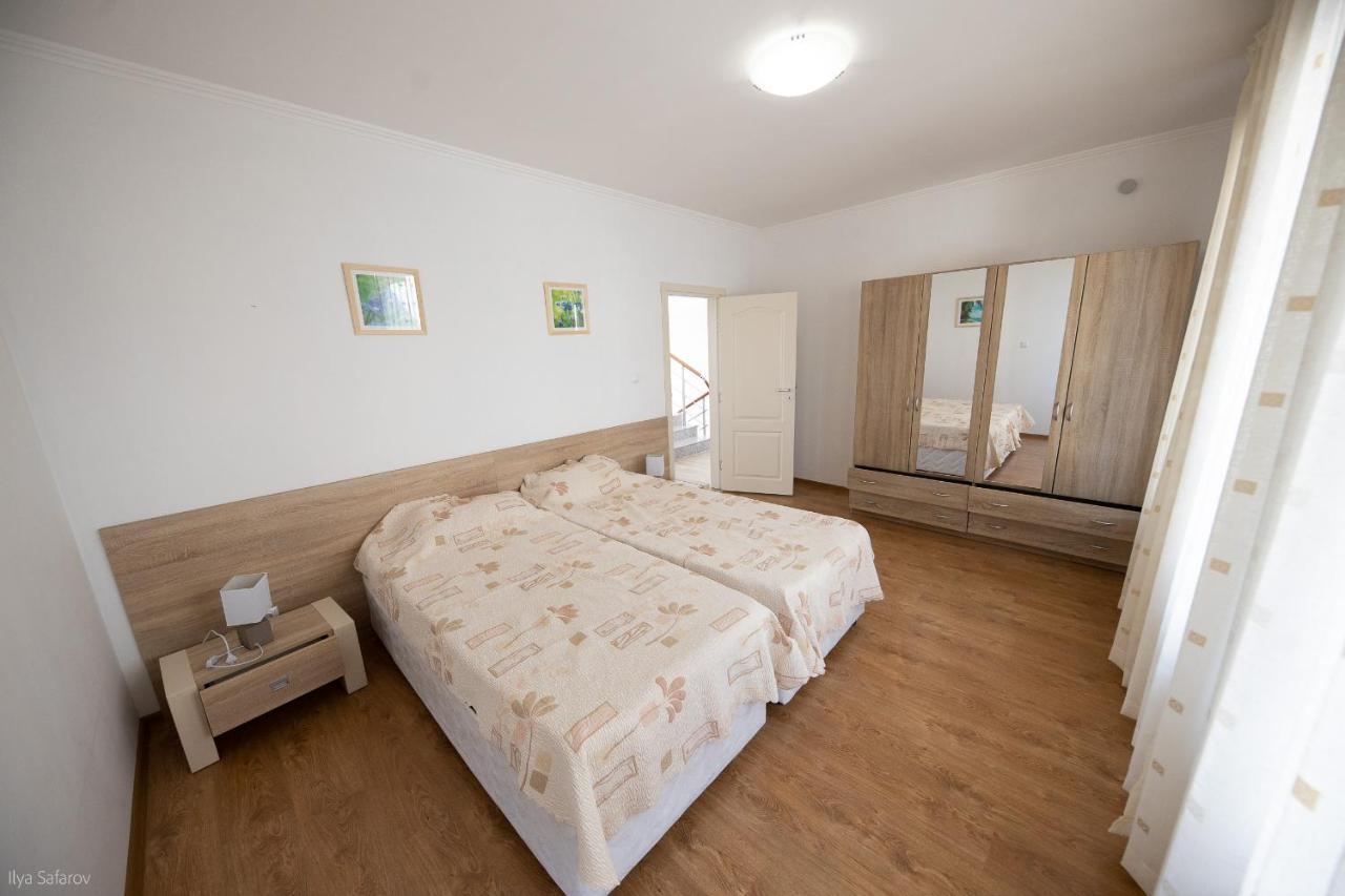 Villas In Complex Trakiyskiy Bryag ロゼネッツ エクステリア 写真